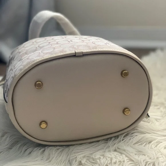 Coach Field Bucket Bag Ivory/Stone - Picture 9 of 14